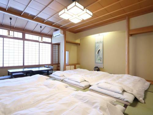 Akita_kamihata-onsen_sawarabi