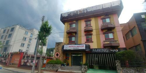 Motel Mobel House Mini Hotel