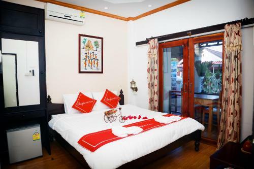Bed & Breakfast The Art - Singharat Guest House