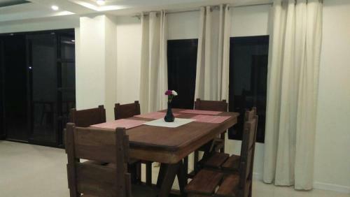 Hotel The Guest House Laoag