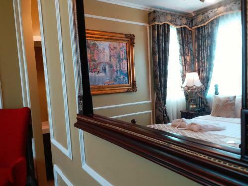 Lee Boutique Hotel