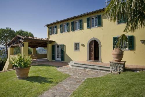 Arsina Villa Sleeps 12 Air Con Wifi