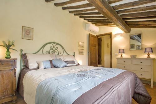 Arsina Villa Sleeps 12 Air Con Wifi