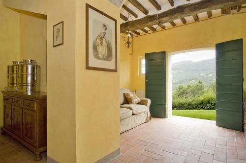 Arsina Villa Sleeps 12 Air Con Wifi