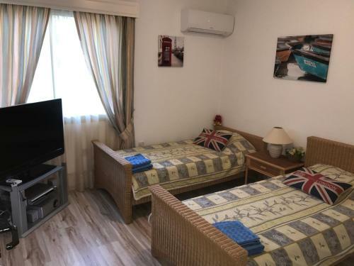 Amathusia Beach Apartment