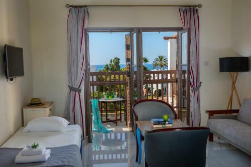 Hotel Latchi Family Resort
