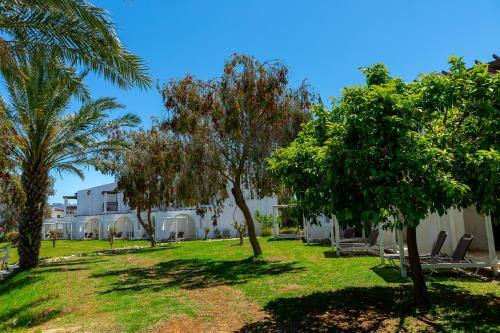 Hotel Latchi Family Resort