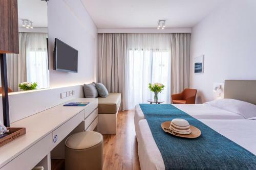 Hotel Louis Phaethon Beach - All Inclusive