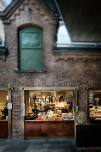 Hotel U&me; Bw Signature Collection