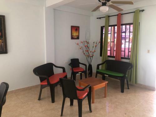 Hostal Alojamiento de Playa Rocky Cay Bay