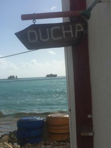 Hostal Alojamiento de Playa Rocky Cay Bay