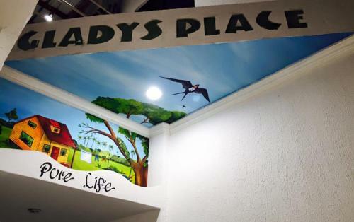 Posada Gladys Place