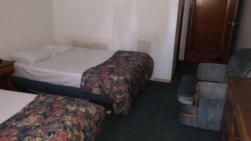 Posada Cypress Motor Inn
