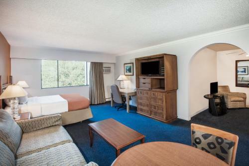 Hotel Howard Johnson By Wyndham Victoria