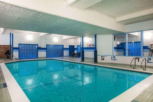 Hotel Howard Johnson By Wyndham Victoria
