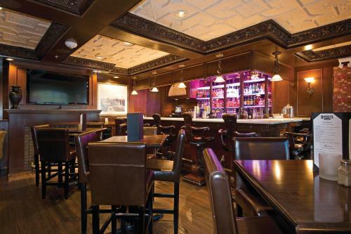 Doubletree By Hilton Hotel & Suites Victoria