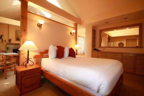 Posada Spinnakers Gastro Brewpub & Guesthouses