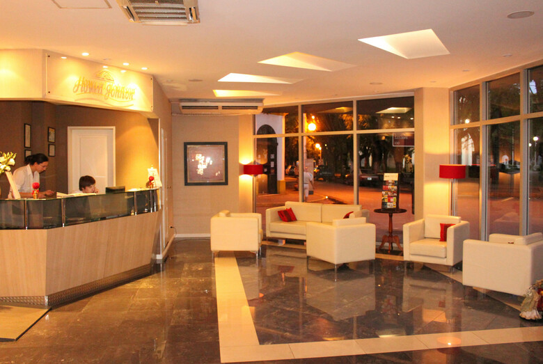 Howard Johnson Hotel & Spa San Pedro