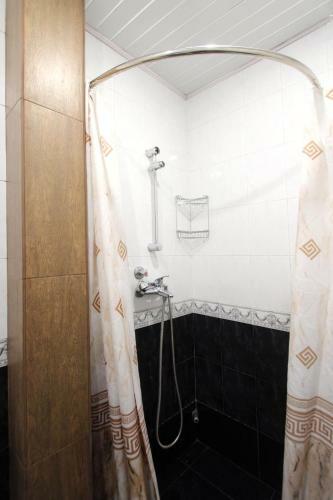 Saryan Street Studio Apartment