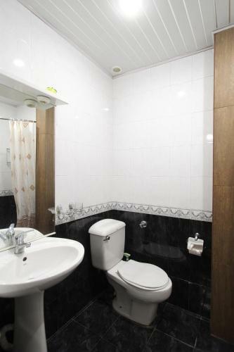 Saryan Street Studio Apartment