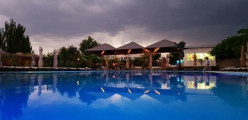 Aparthotel Cross Apartments And Tours