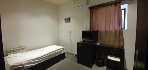 City Hotel By Picnic