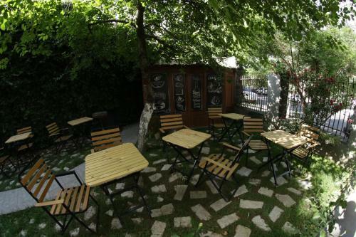 City Hotel By Picnic