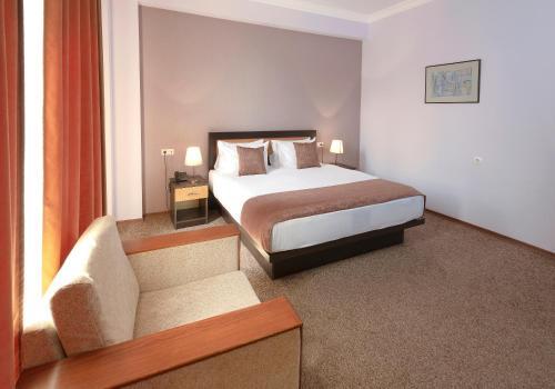 Hotel Ani Central Inn