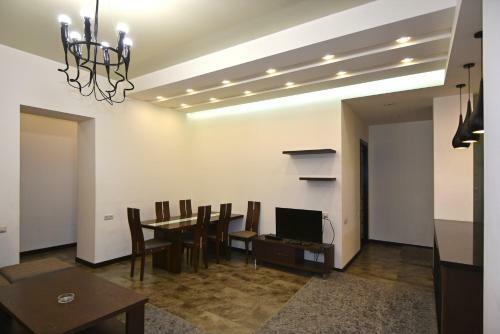 Freedom Apartments On Sakharov Square