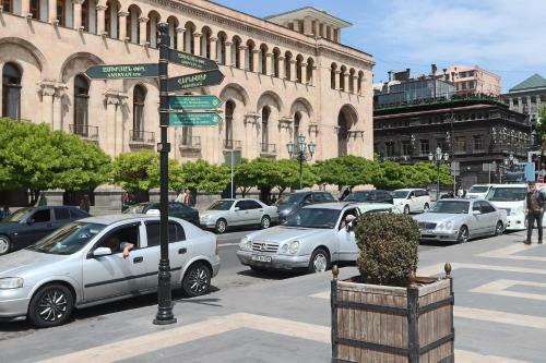 Luxury Apartments Just Near Republic Square