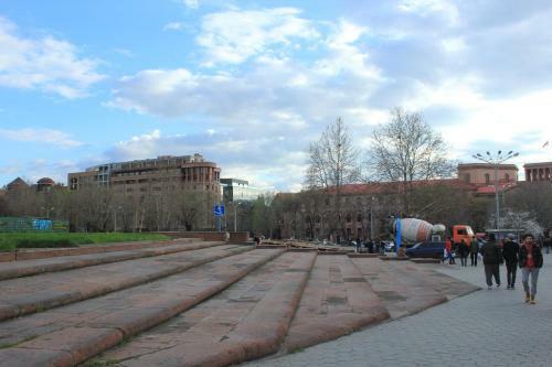 Armt Apartments Next To The Republic Square