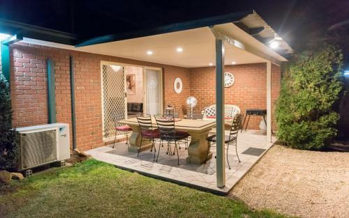 The Birch House - Silver Birches Luxury Accommodation Bright