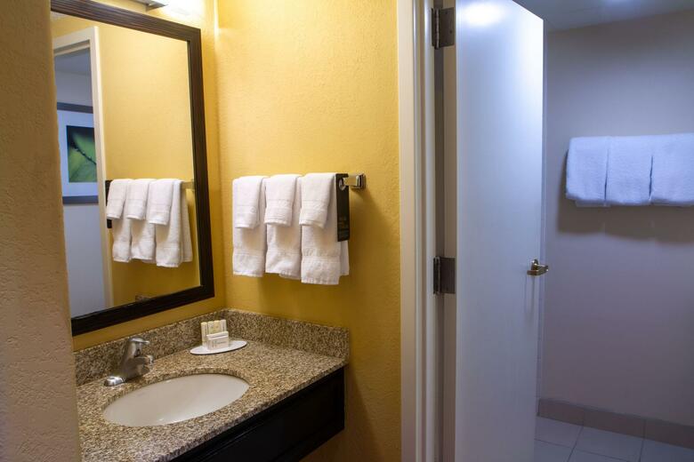 Hotel Courtyard By Marriott At Lake Powell - Page