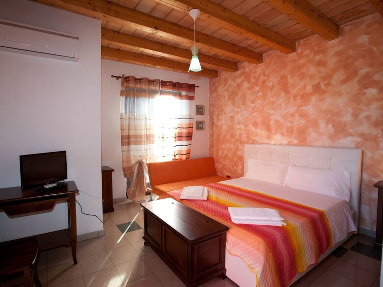 Bed & Breakfast La Casa Rossa Country House