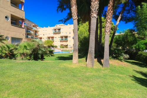 Uhc Golden Pineda Apartments