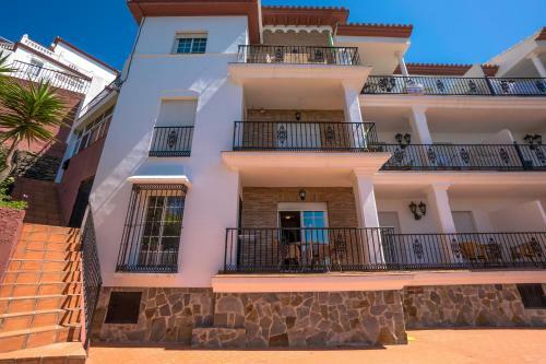 Ladera Del Mar Apartments