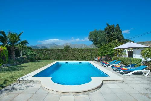 Lovely Villa Llenaire In A Great Location