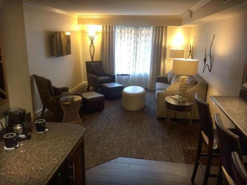 Hotel Eden Resort And Suites, Bw Premier Collection