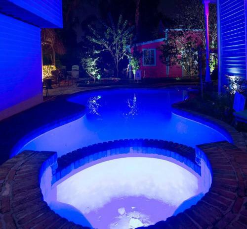 Apartamentos Five Br - Sleeps 10! Steps From French Quarter
