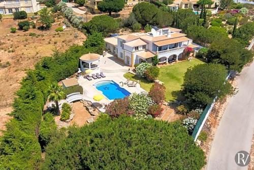 Carvoeiro Villa Sleeps 14 Pool Air Con Wifi