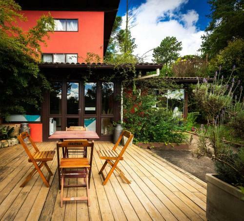 Hostal Pousada Jardim Das Montanhas