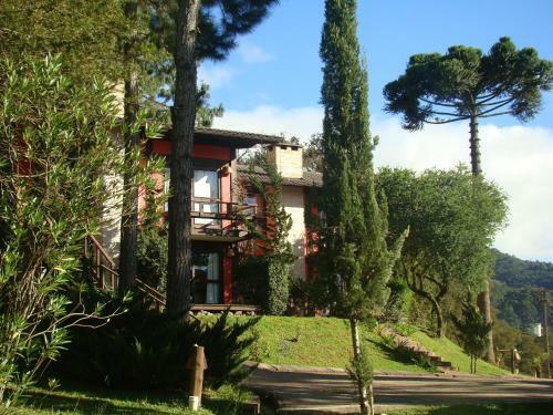 Hostal Pousada Jardim Das Montanhas