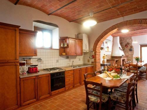 Fornoli Villa Sleeps 16 Pool Wifi