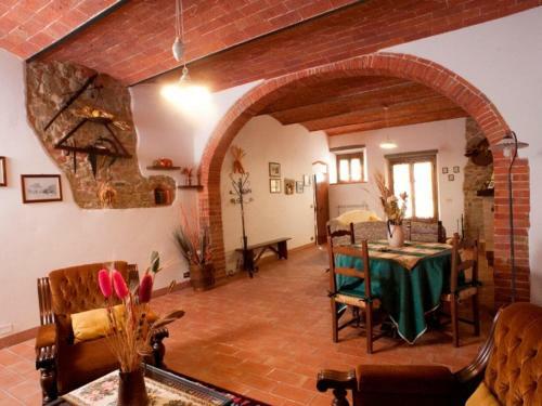 Fornoli Villa Sleeps 16 Pool Wifi