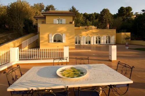 Sant'agata Sui Due Golfi Villa Sleeps 10 Pool Wifi