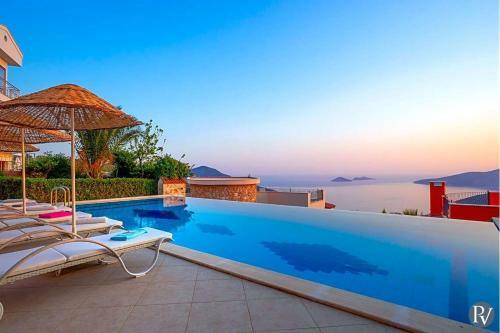 Kalkan Villa Sleeps 10 Pool Wifi