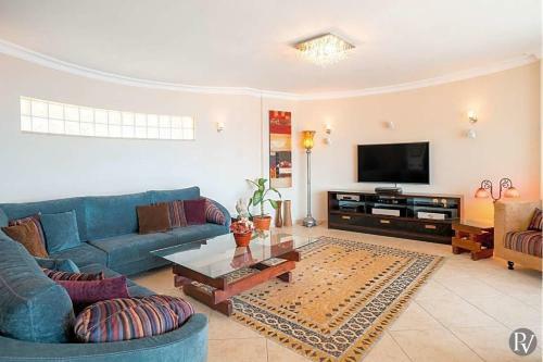 Kalkan Villa Sleeps 10 Pool Wifi