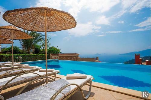 Kalkan Villa Sleeps 10 Pool Wifi