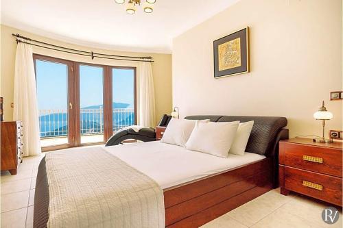 Kalkan Villa Sleeps 10 Pool Wifi