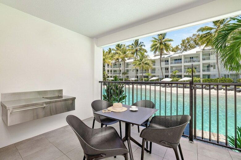 Hotel Peppers Beach Club